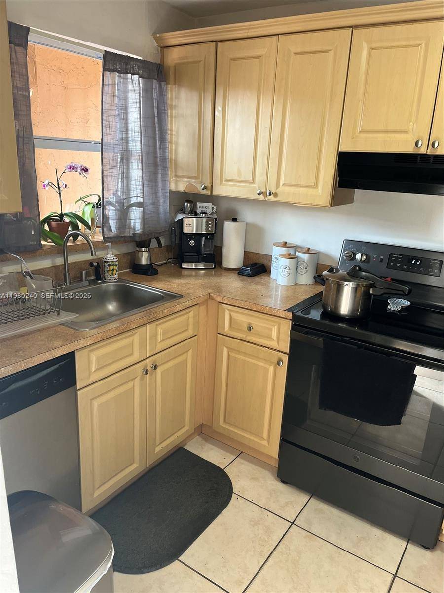 4331 W 11th LnHialeah - MANGO HILL CONDO NO 2 condo unit 65 - picture