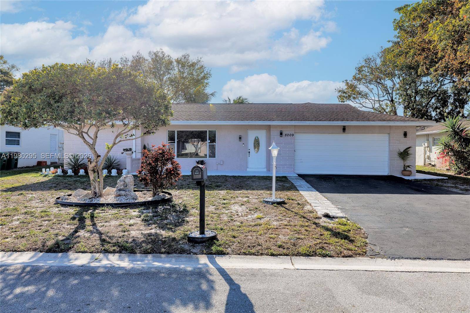 8209 NW 91st AveTamarac - picture
