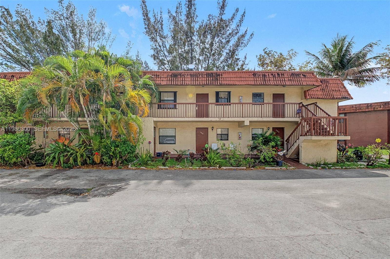 6525 W 26th DrHialeah - LAGO GRANDE THREE-A CONDO condo unit 204-37 - picture