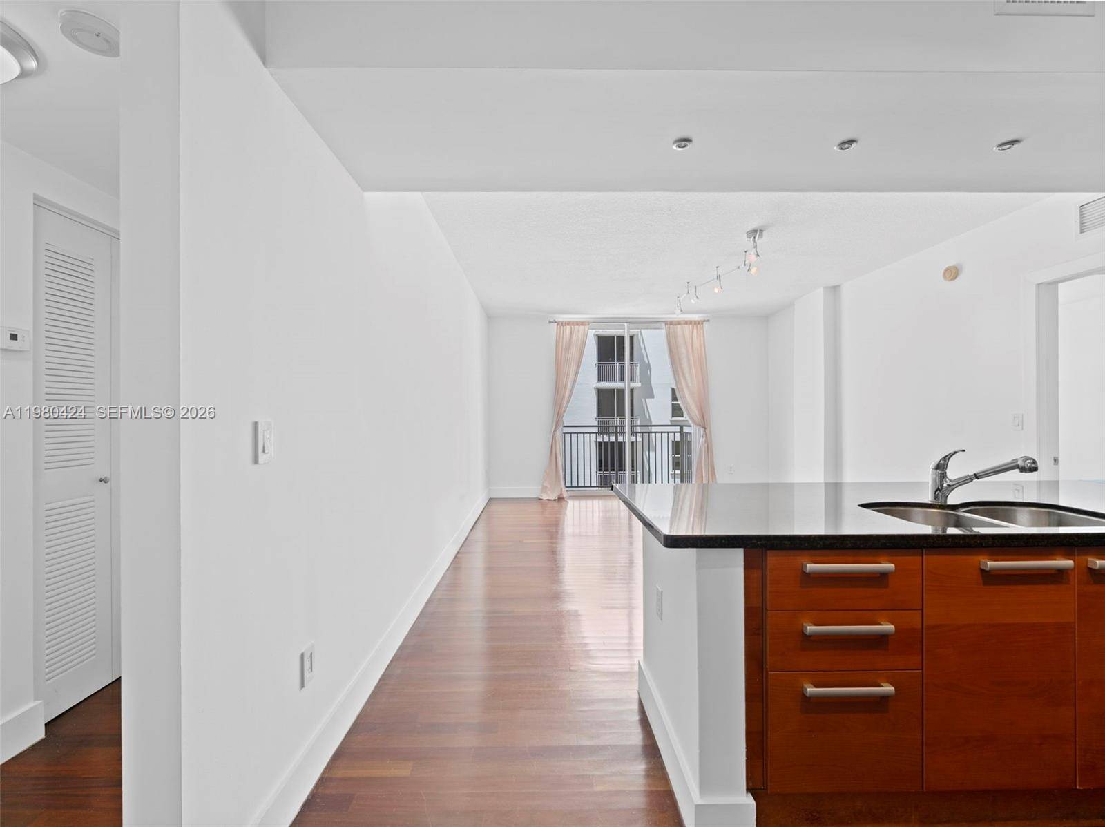 2030 S Douglas RdCoral Gables - Condo 5+ Stories,Condo condo unit 610 - picture