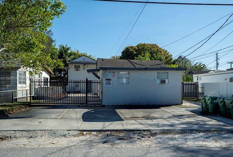 2378 NW 60th StMiami - picture
