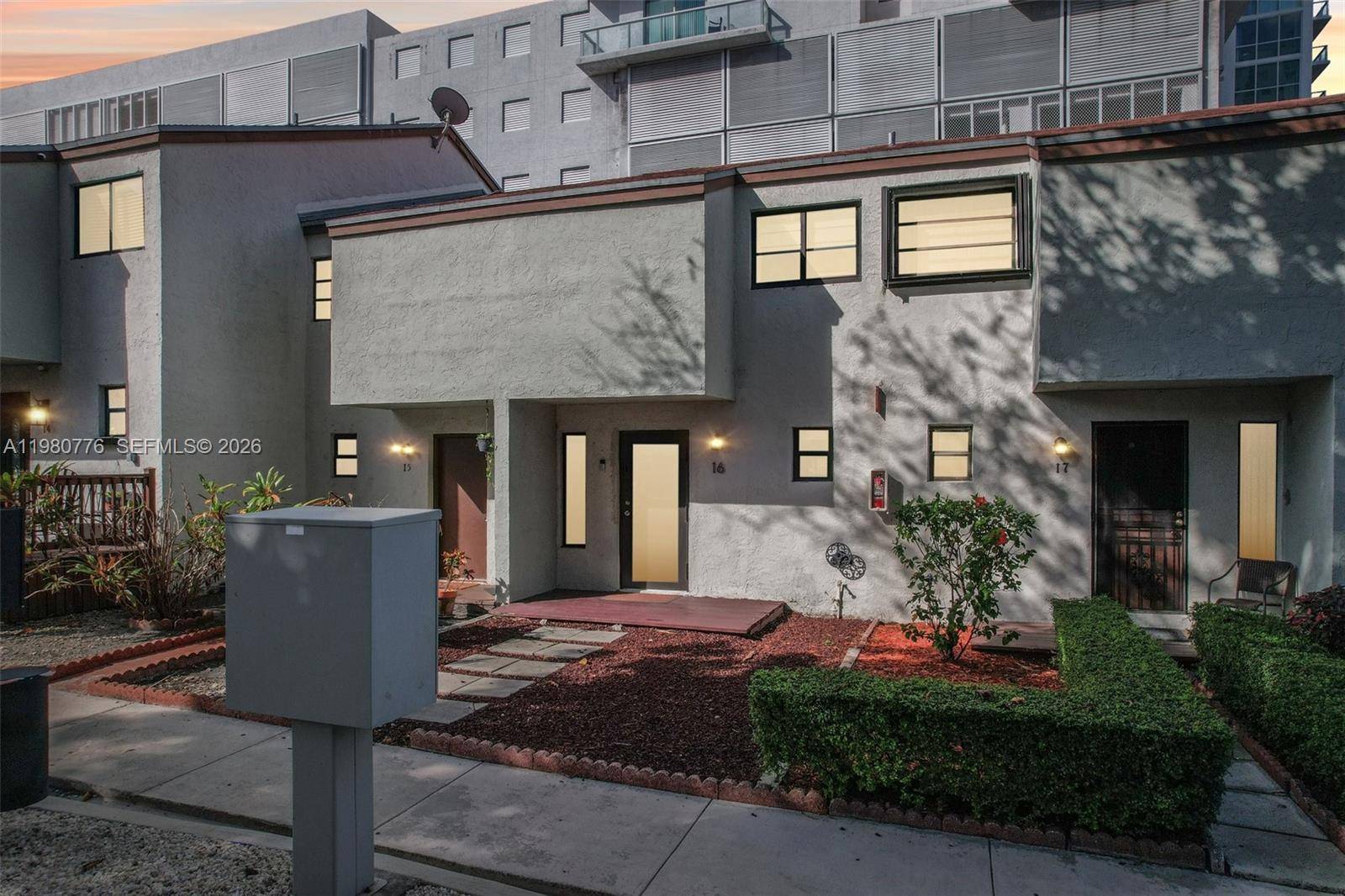 1901 NW S River DrMiami - RIVER CLUB TOWNHOUSE COND,RIVER CLUB TOWNHOUSE condo unit 16B - picture