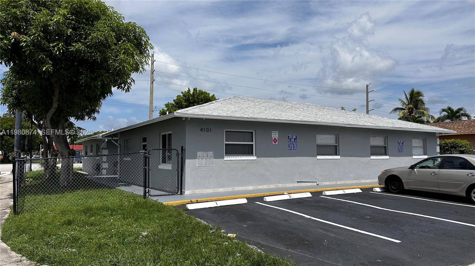 4101 NW 30th TerLauderdale Lakes - picture