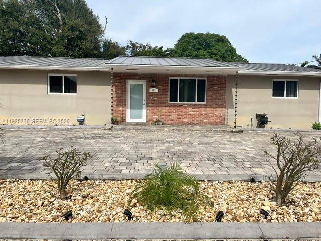 685 W 77th StHialeah - picture