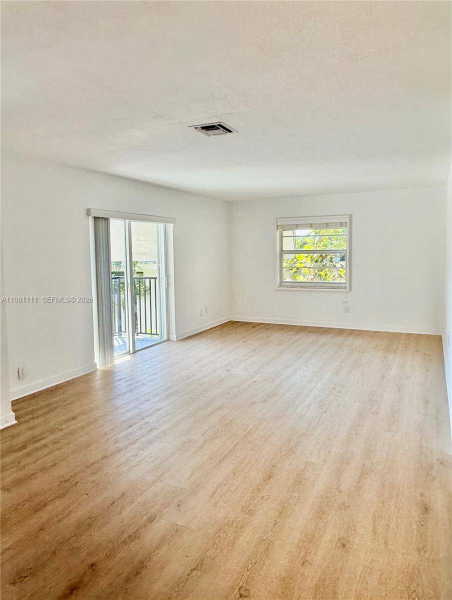 6815 Edgewater DrCoral Gables - Condo/Co-Op/Annual,Condo condo unit 309 - picture