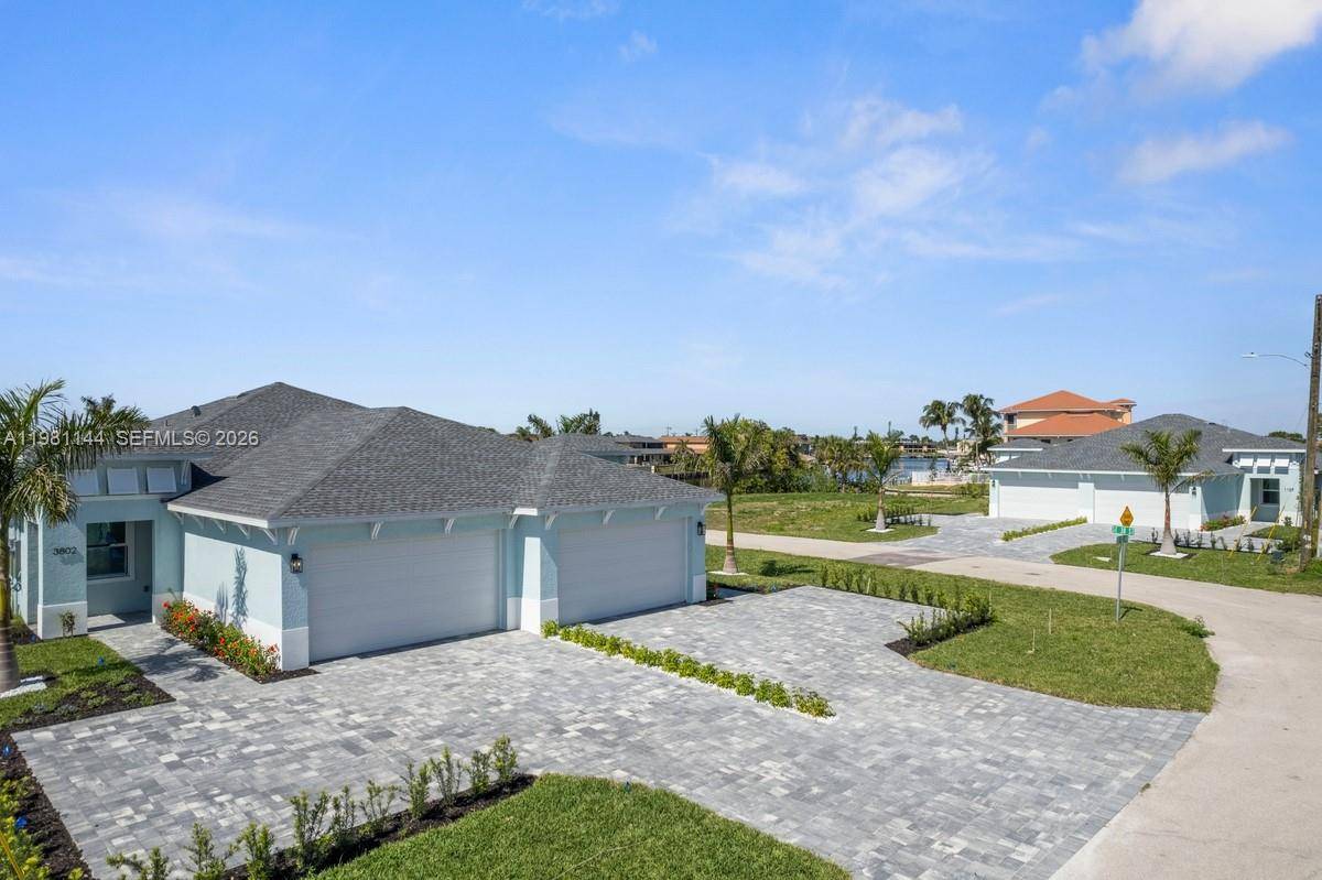 1105 SE 38 STCape Coral - picture