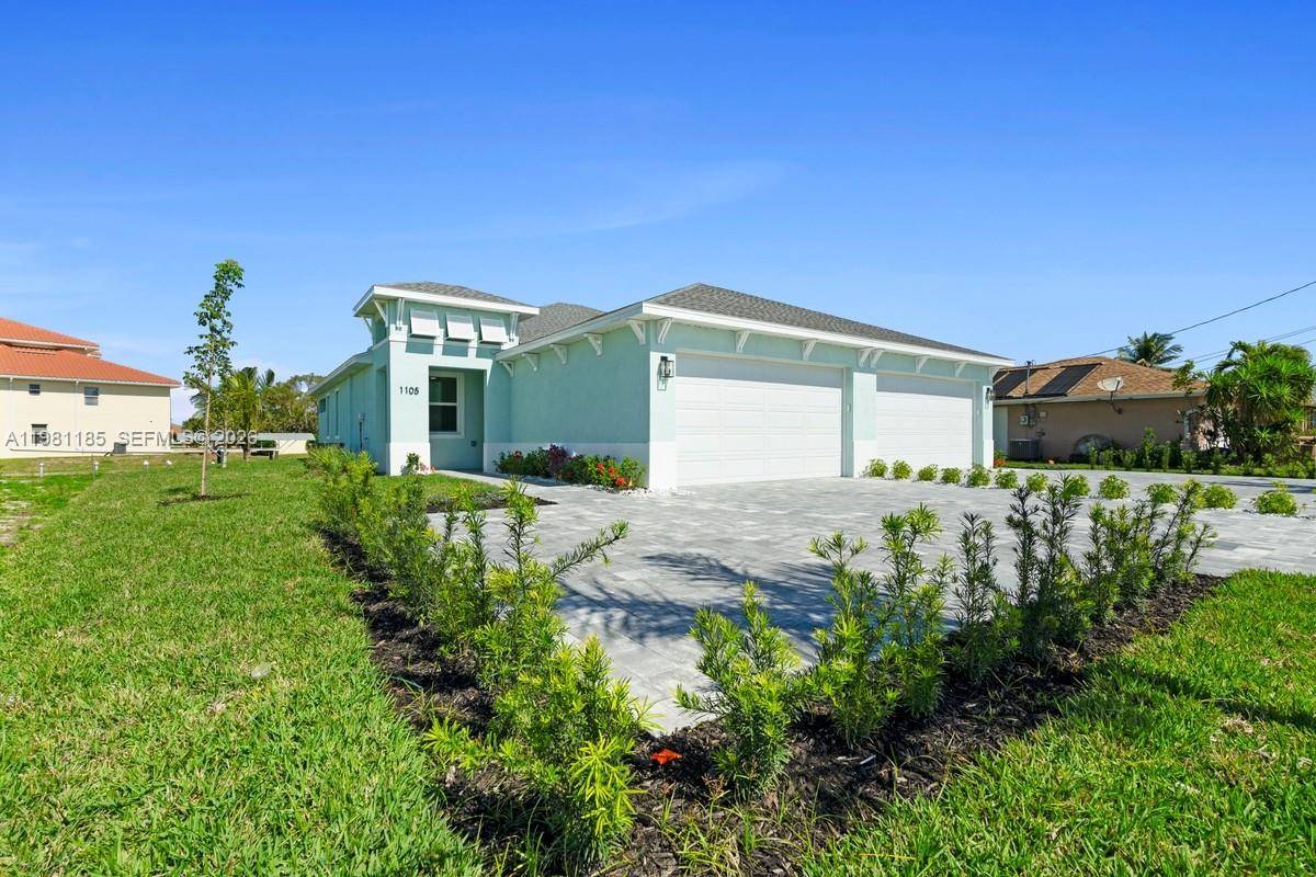 1107 SE 38 STCape Coral - picture