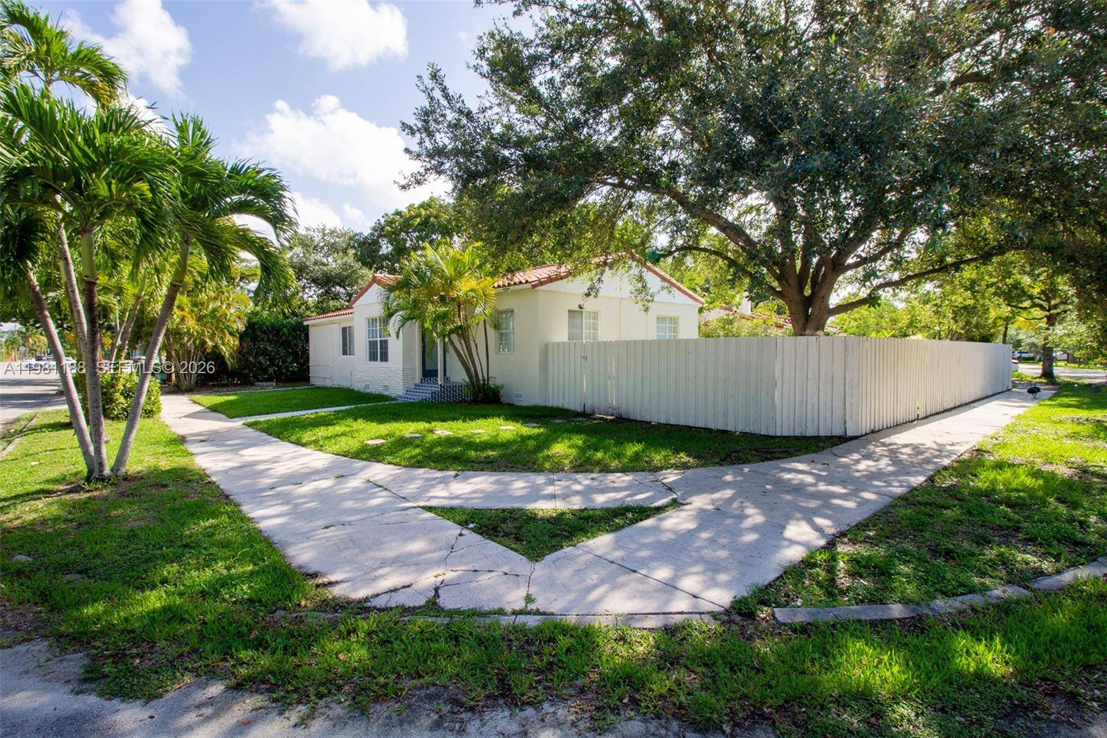 2727 Calusa StMiami - picture