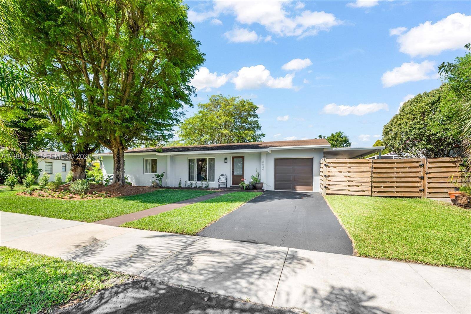 18044 SW 89th PlPalmetto Bay - picture
