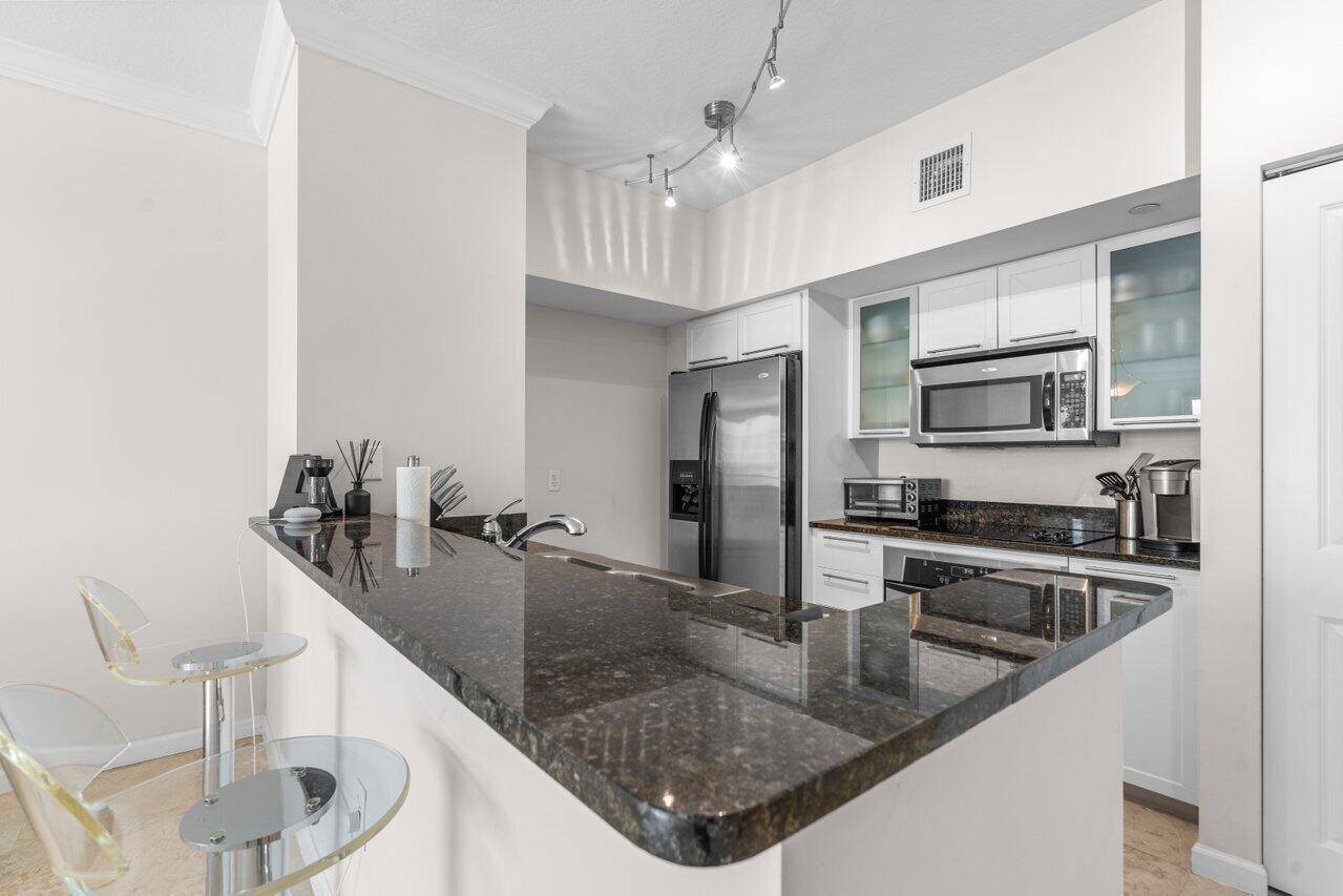 235 NE 1stDelray Beach - ASTOR CONDO,ASTOR condo unit 504 - picture