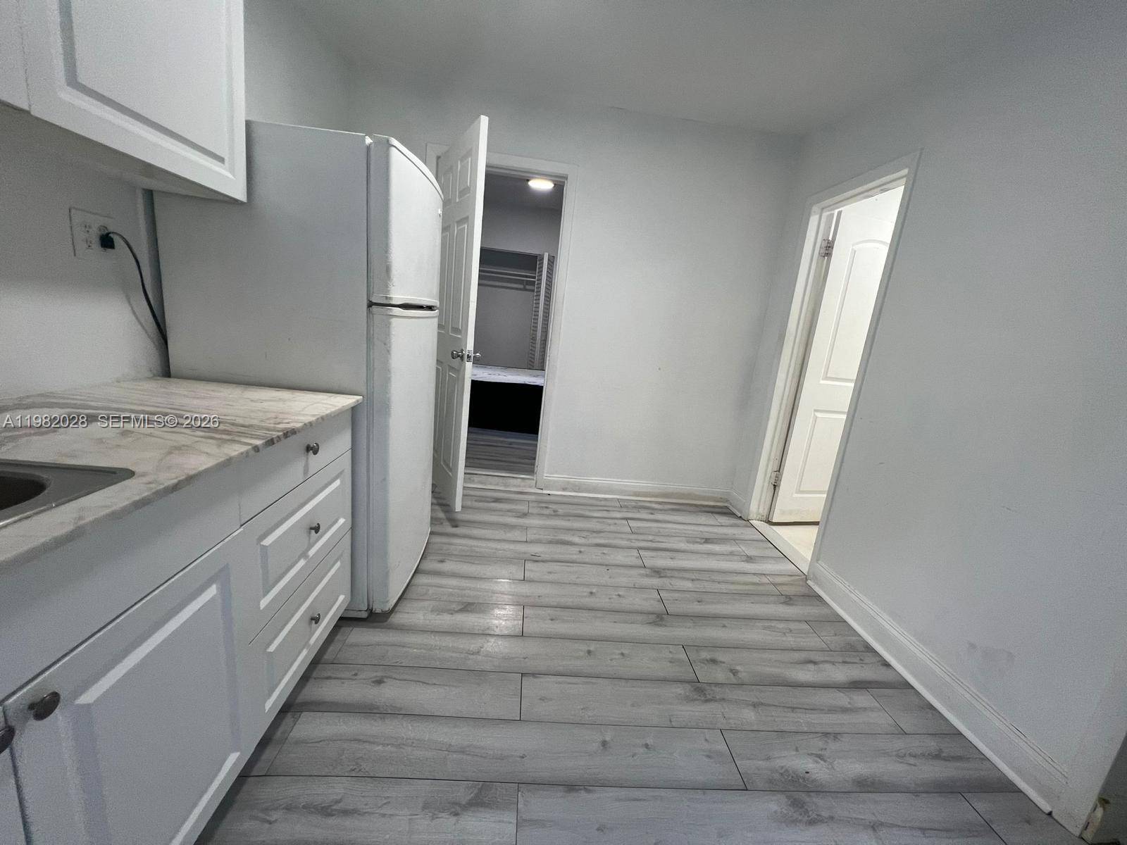 1053 NE 149th StMiami - picture