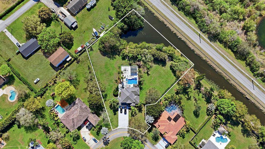 3541 CarltonDavie - picture