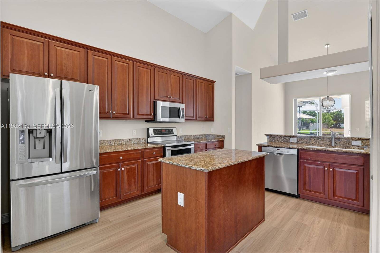 1414 NE 2nd TerCape Coral - picture