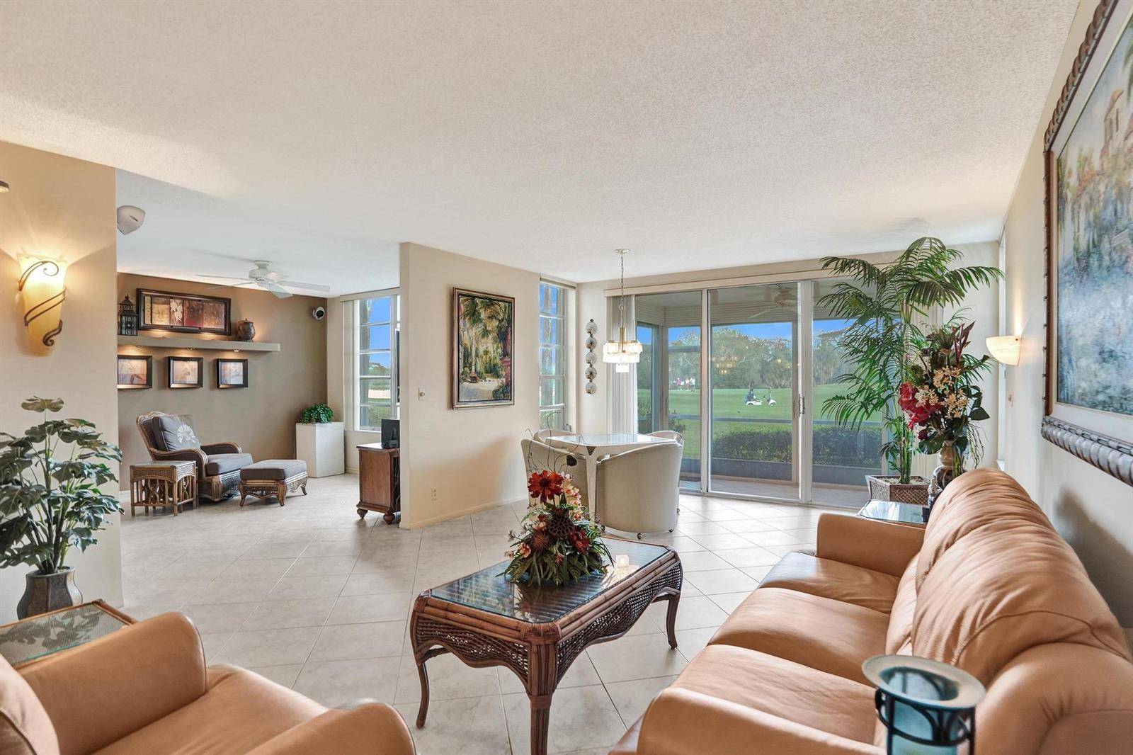 806 CypressPompano Beach - NO 93 PALM-AIRE COUNTRY CL condo unit 104 - picture