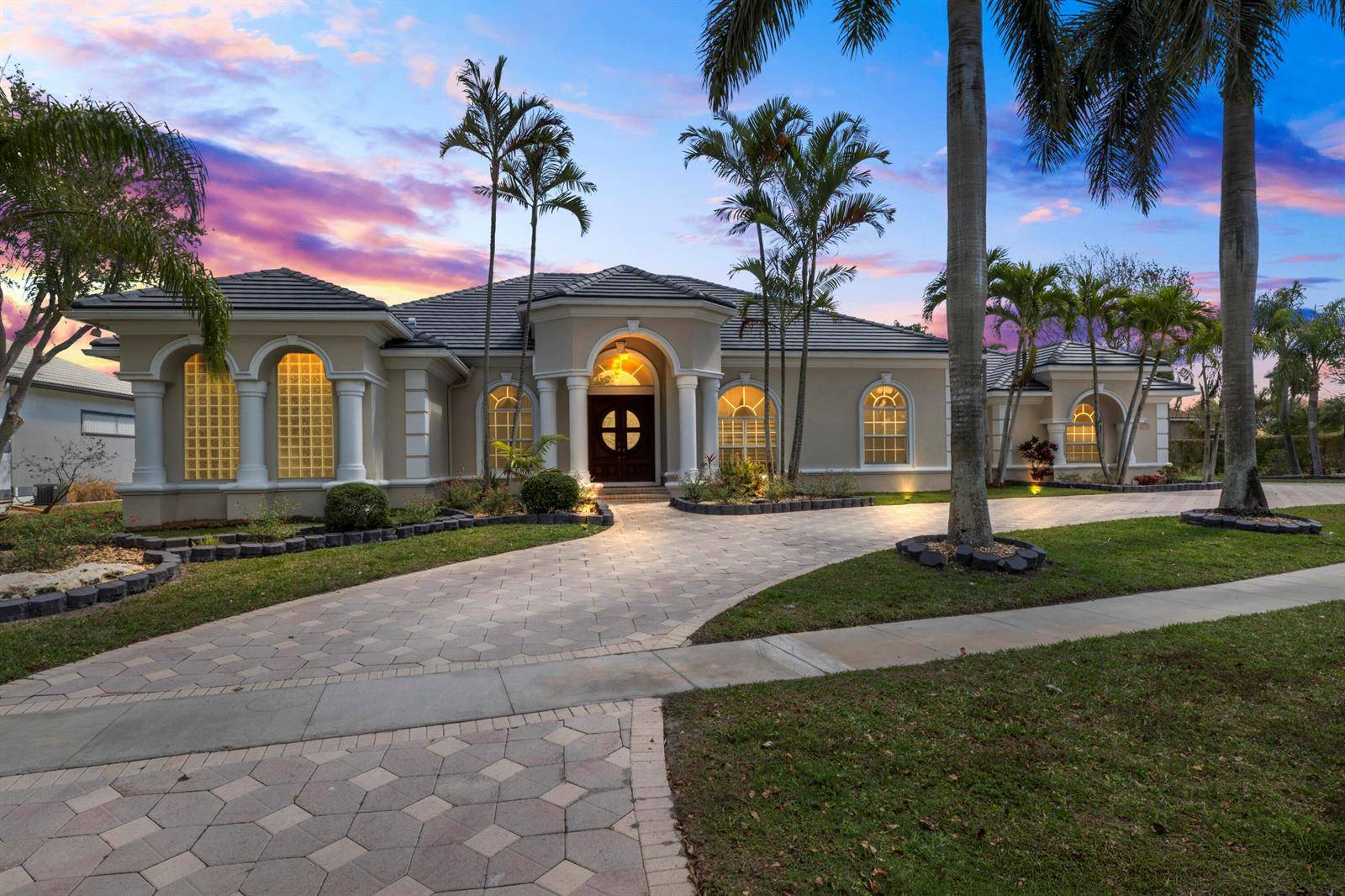 2296 Greenview CoveWellington - picture