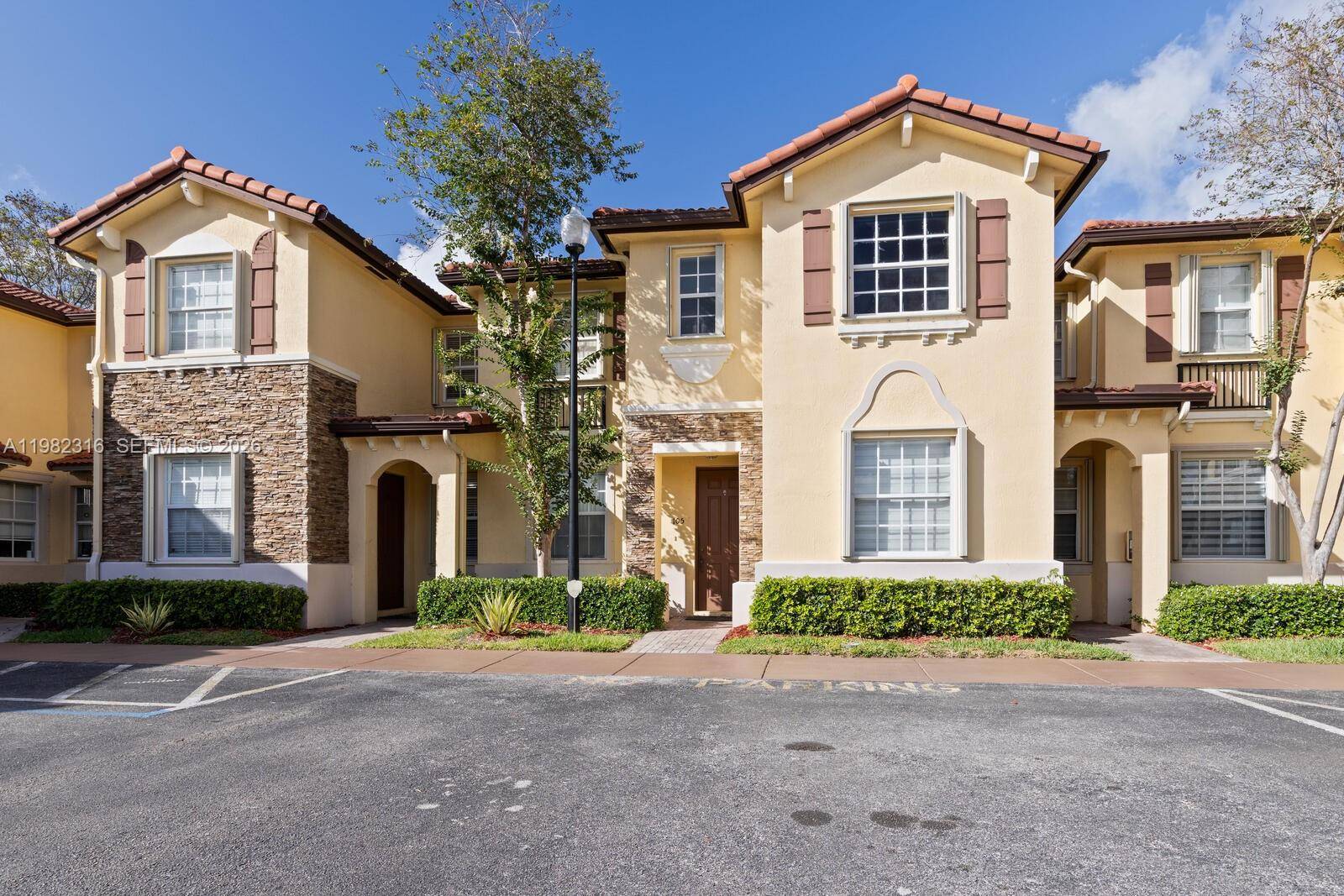 3335 NE 13th Cir DrHomestead - Townhouse condo unit 105-27 - picture