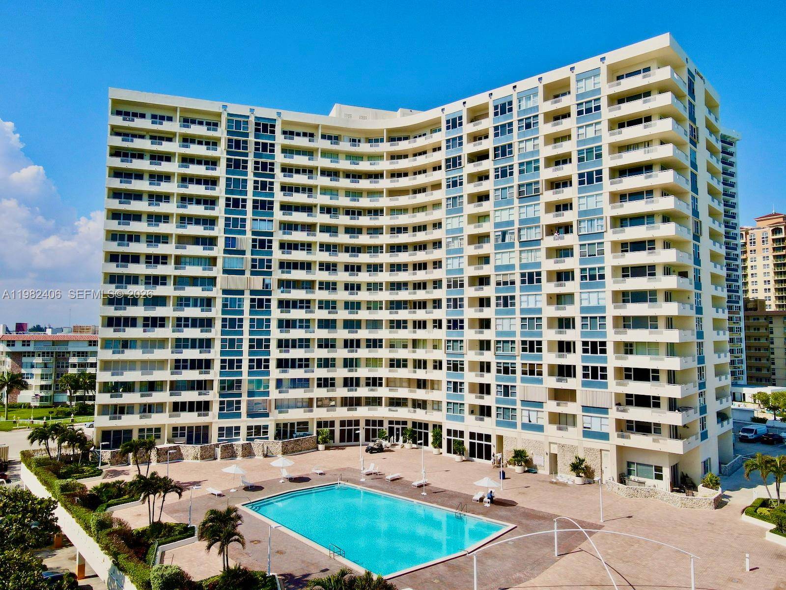 3180 S Ocean DrHallandale Beach - Apartments-Annual,Condo condo unit 401 - picture