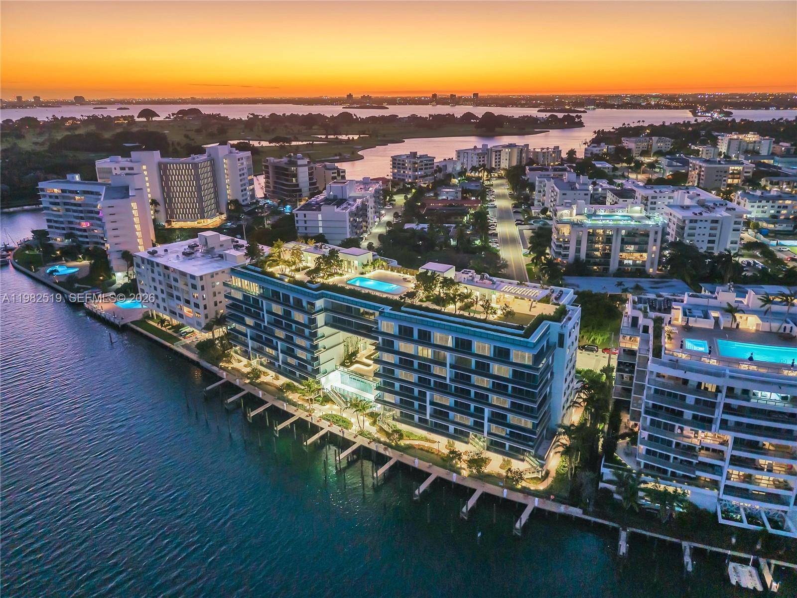 9201 E Bay Harbor DrBay Harbor Islands - BAY HARBOR ISLAND,LA BAIA SOUTH condo unit 804 - picture