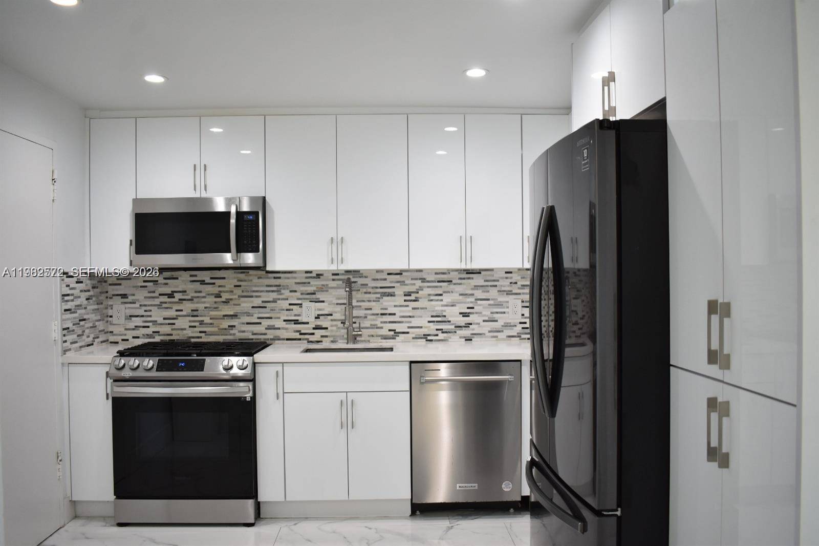 8024 Tatum Waterway DrMiami Beach - Condo 5+ Stories,Condo condo unit 5A - picture