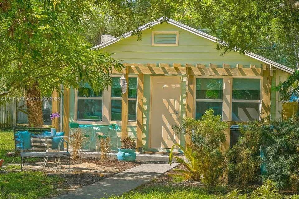 213 N E StLake Worth - picture