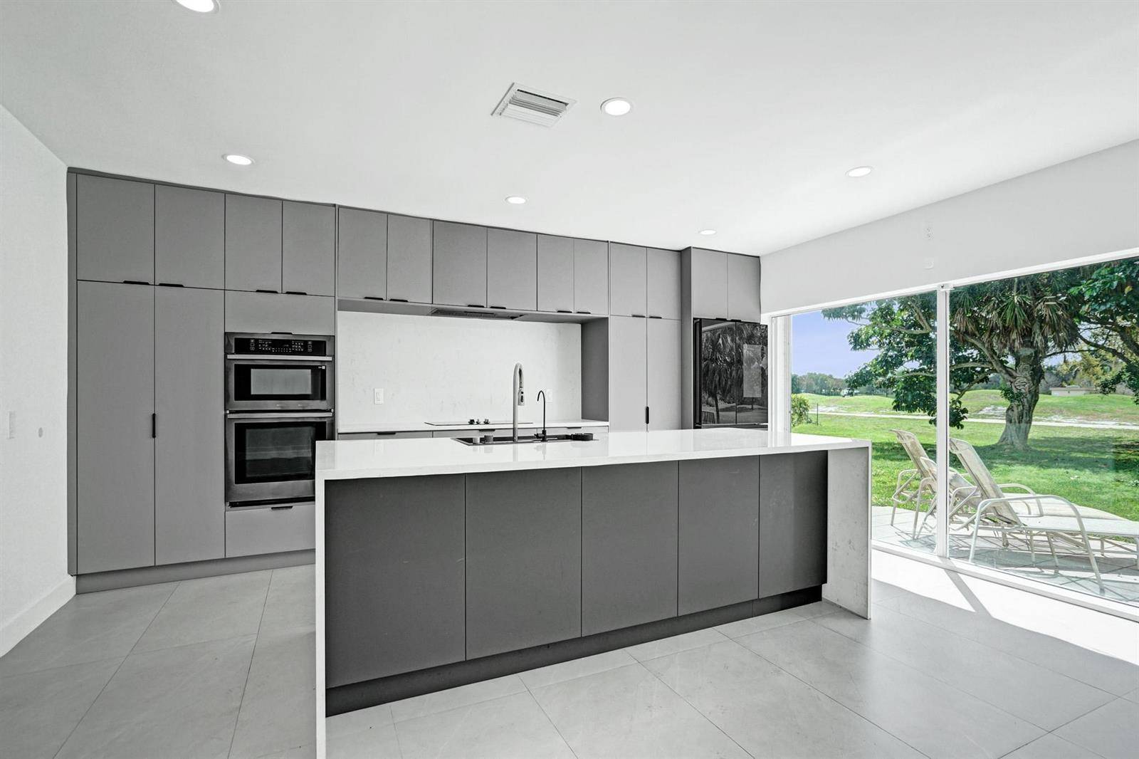 6700 E TropicalPlantation - picture