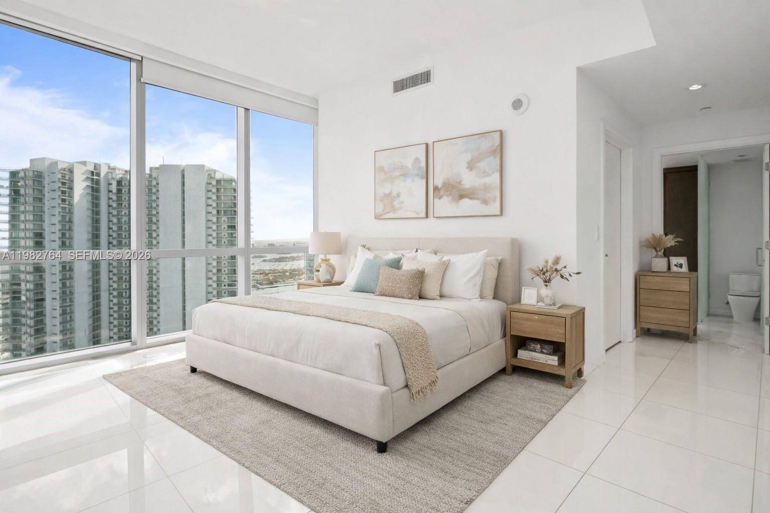 851 NE 1st AveMiami - PARAMOUNT MIAMI WORLDCENT condo unit 4801 - picture