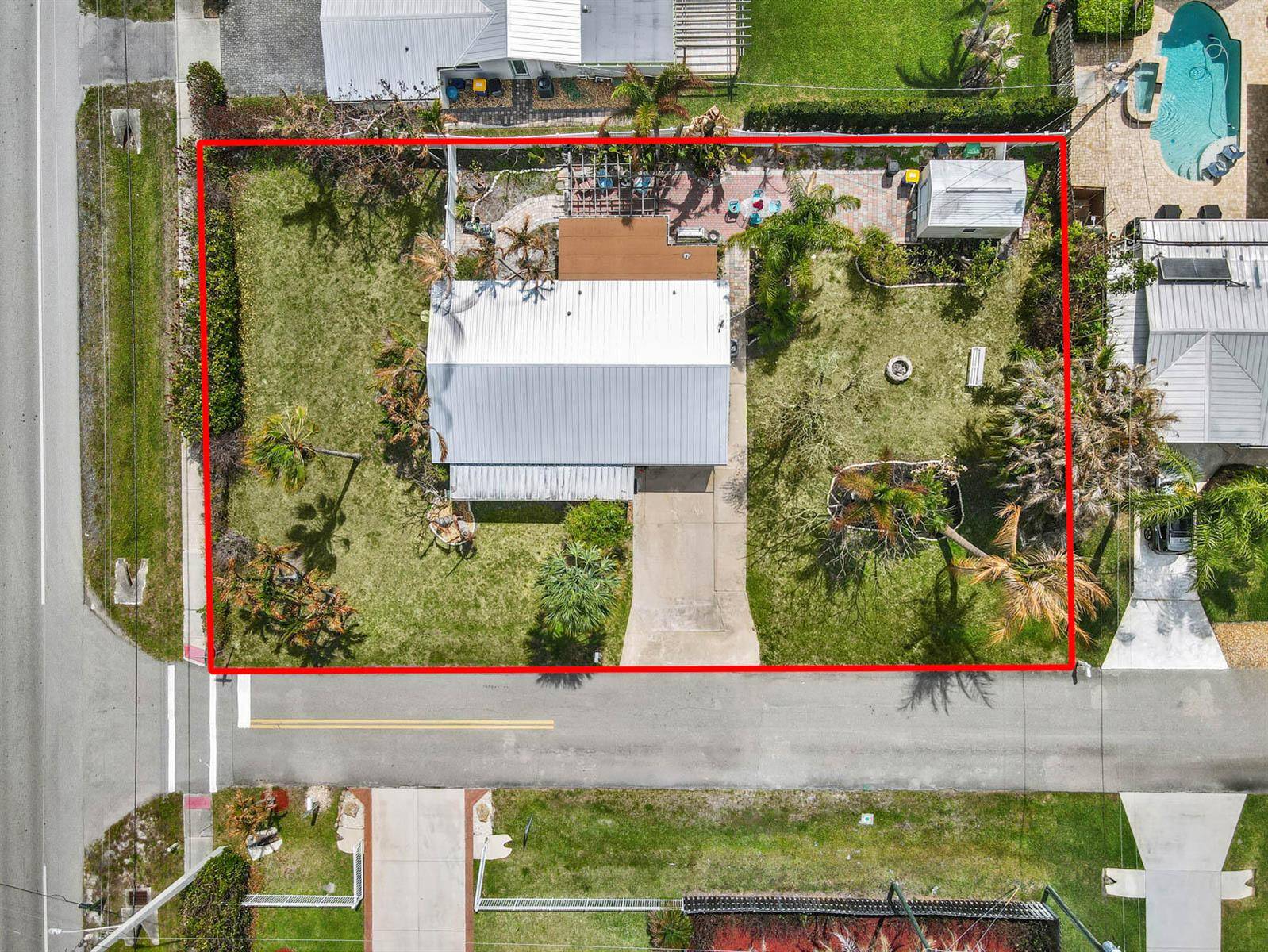 1180 NE CrescentJensen Beach - picture