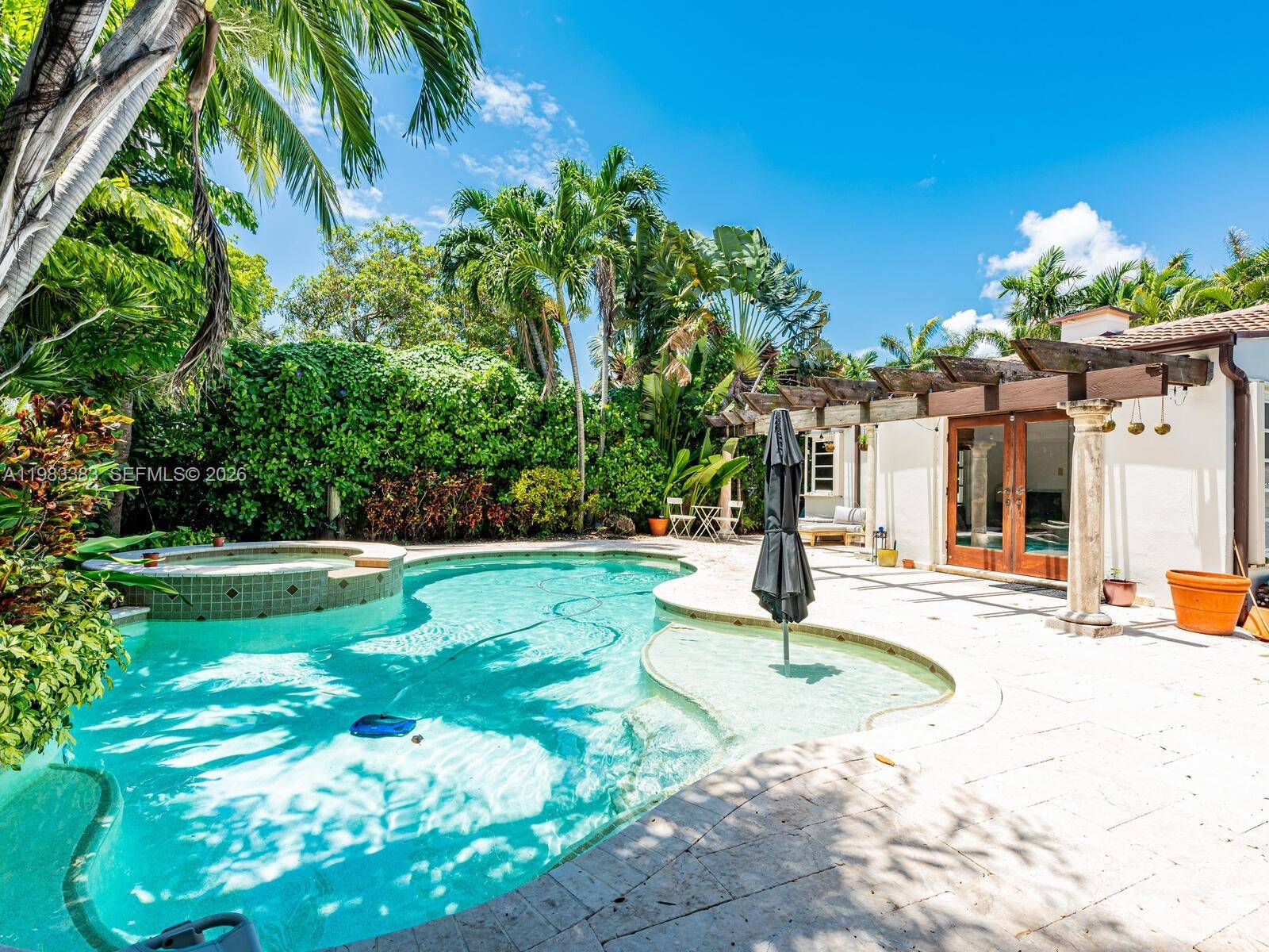 8927 Hawthorne AveSurfside - picture