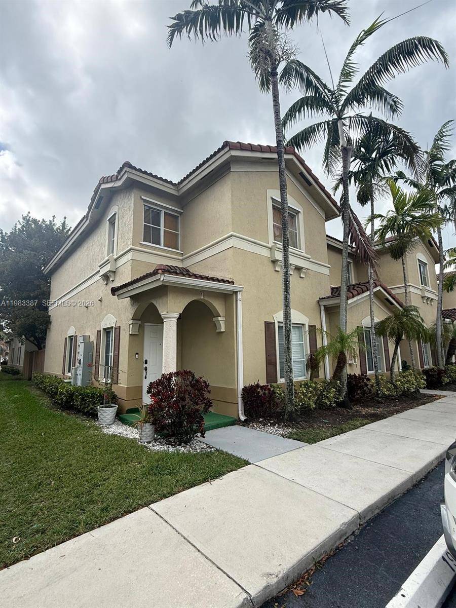 10776 NW 83rd TerDoral - LEEWARD AT ISLANDS AT DOR condo unit 1-19 - picture