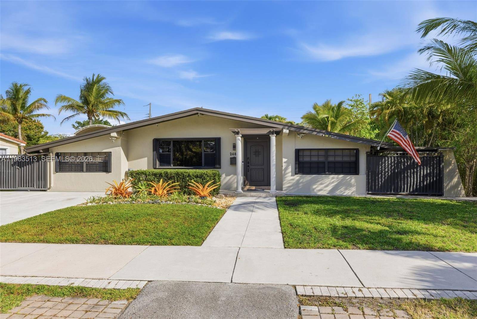 2485 NE 214th StMiami - picture