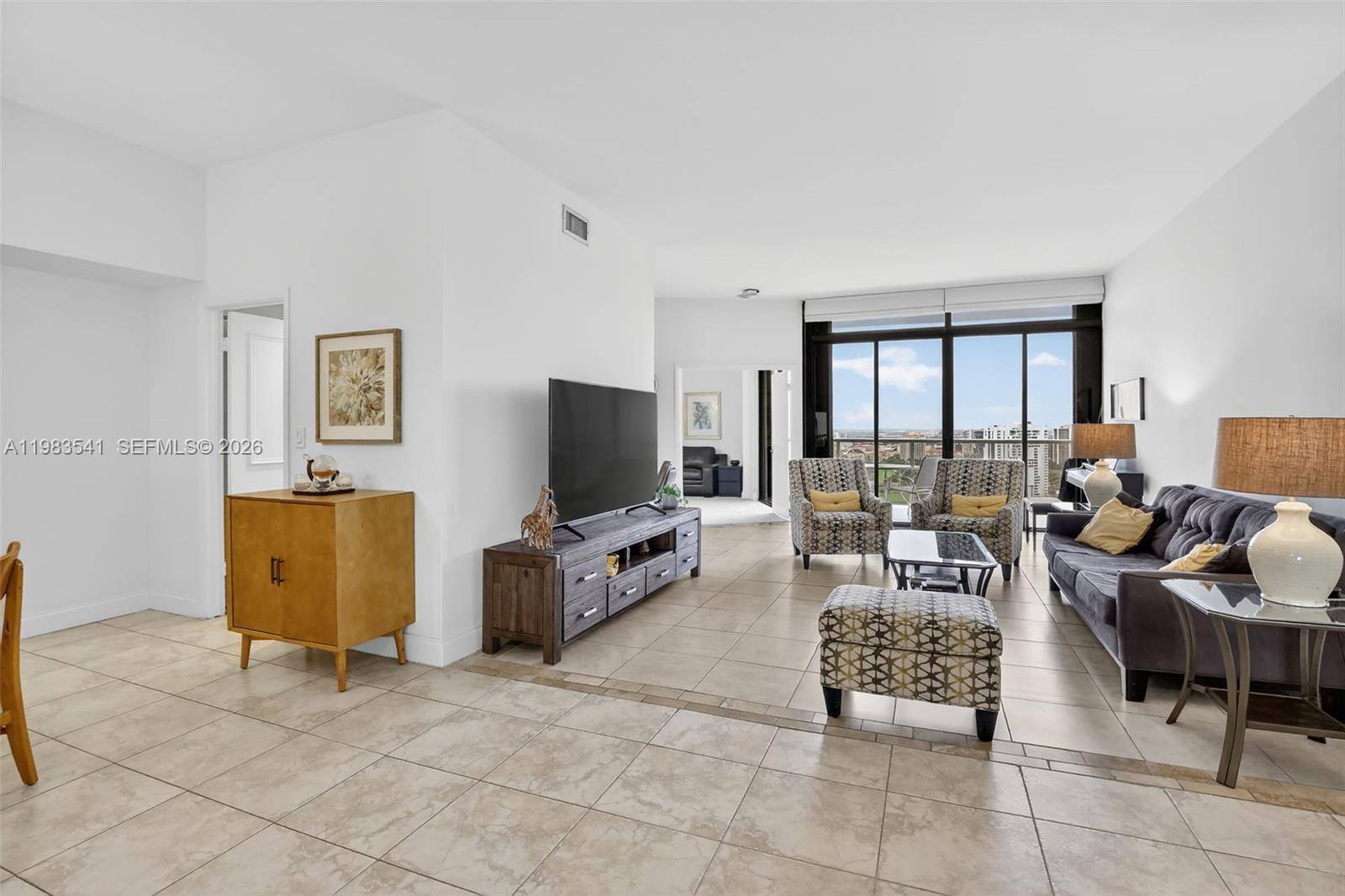 20281 E Country Club DrAventura - HAMPTONS WEST CONDO condo unit TS 5 - picture