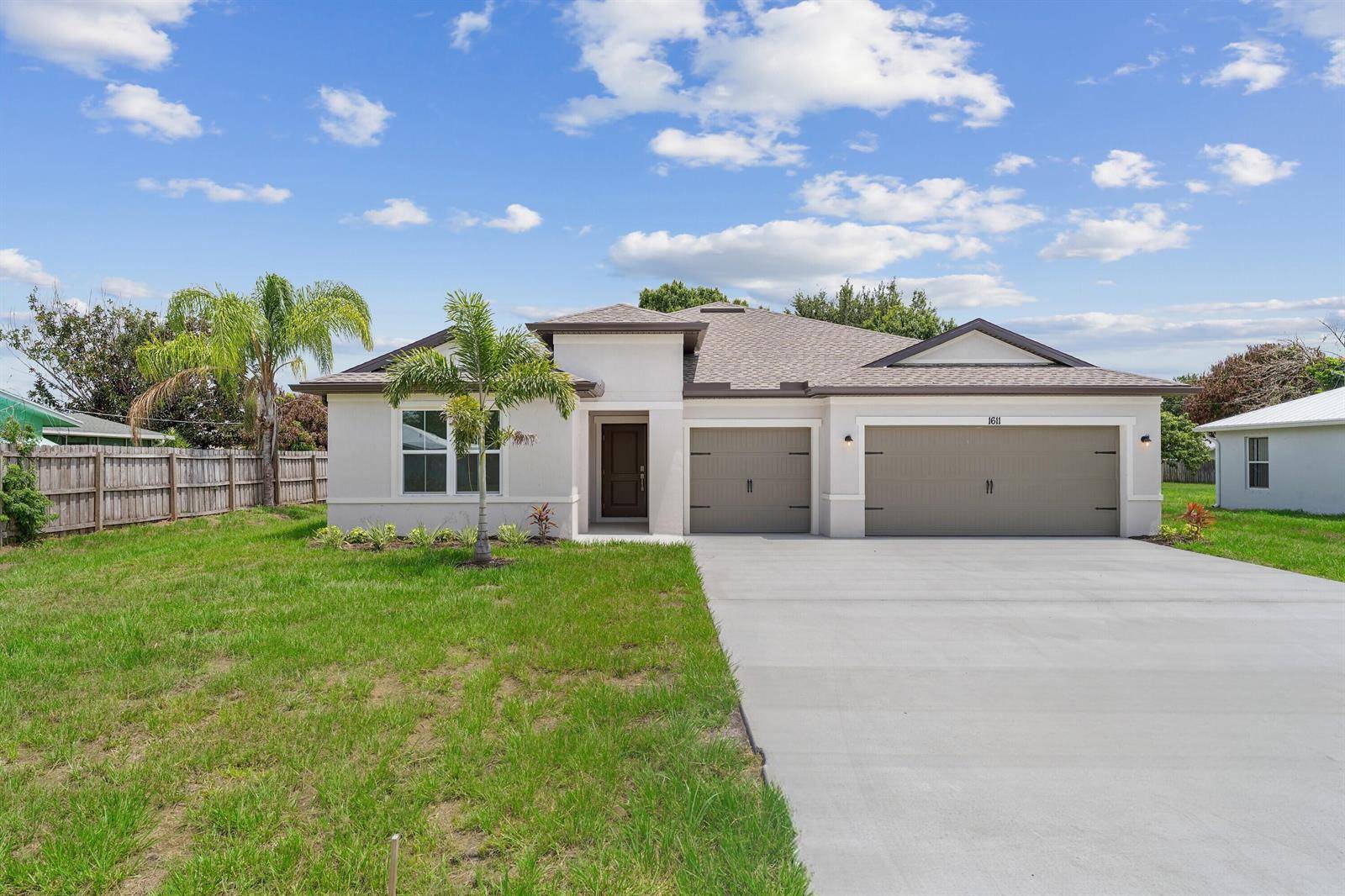 1611 SE MinorcaPort St. Lucie - picture