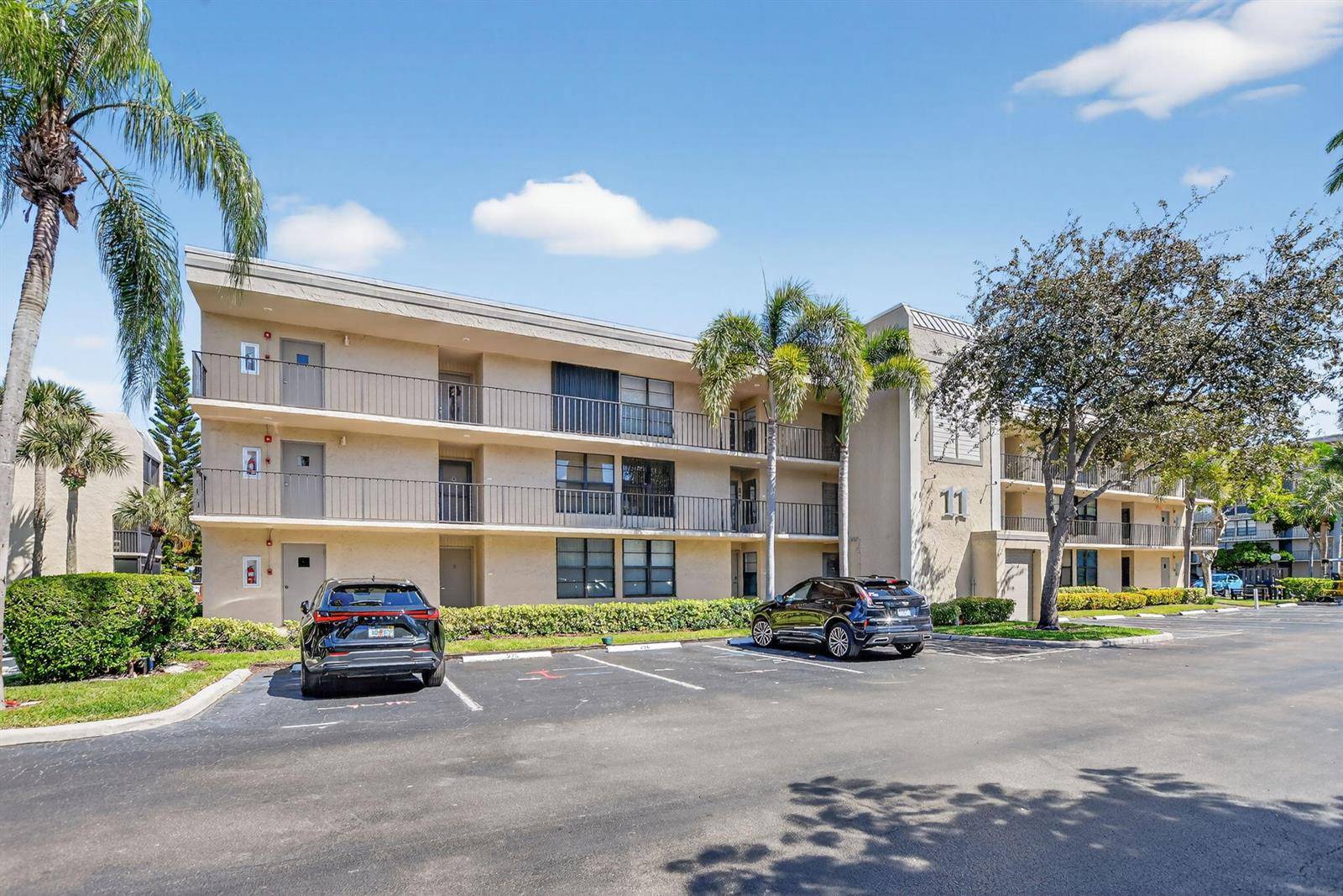 11 Royal PalmBoca Raton - BOCA BAYOU CONDO condo unit 3040 - picture