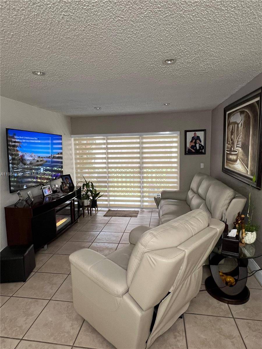 1900 W 68th StHialeah - Condo 1-4 Stories,Condo condo unit F104 - picture