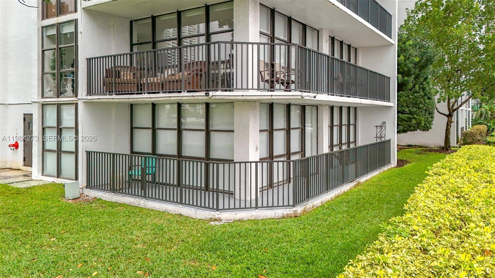 1000 Parkview DrHallandale Beach - Condo 5+ Stories,Condo condo unit 121 - picture