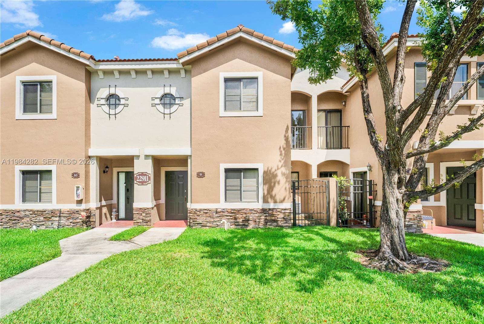 22911 SW 88th PlCutler Bay - Condo 1-4 Stories,Condo condo unit 9-21 - picture