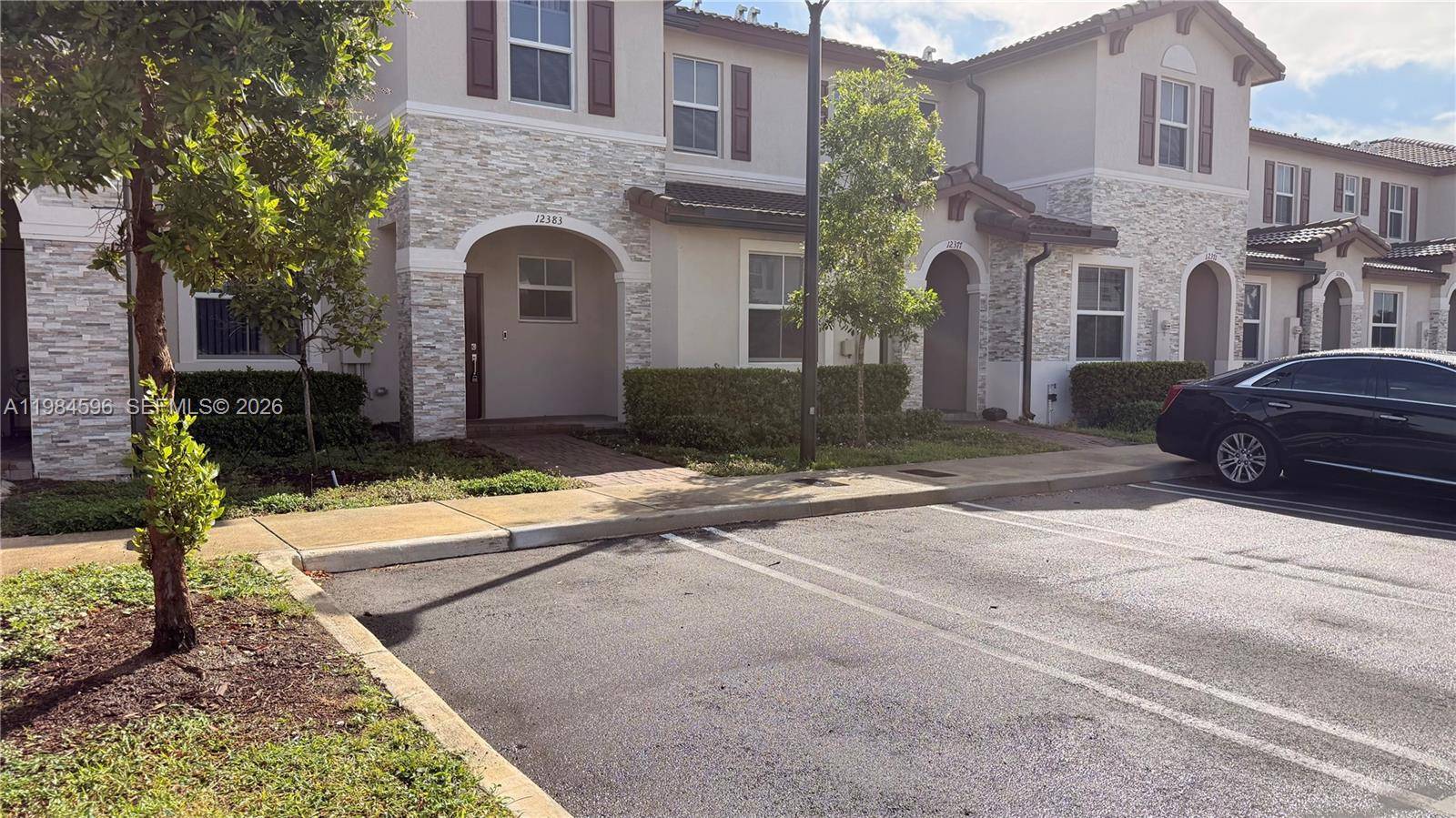 12383 NW 23rd CtMiami - picture
