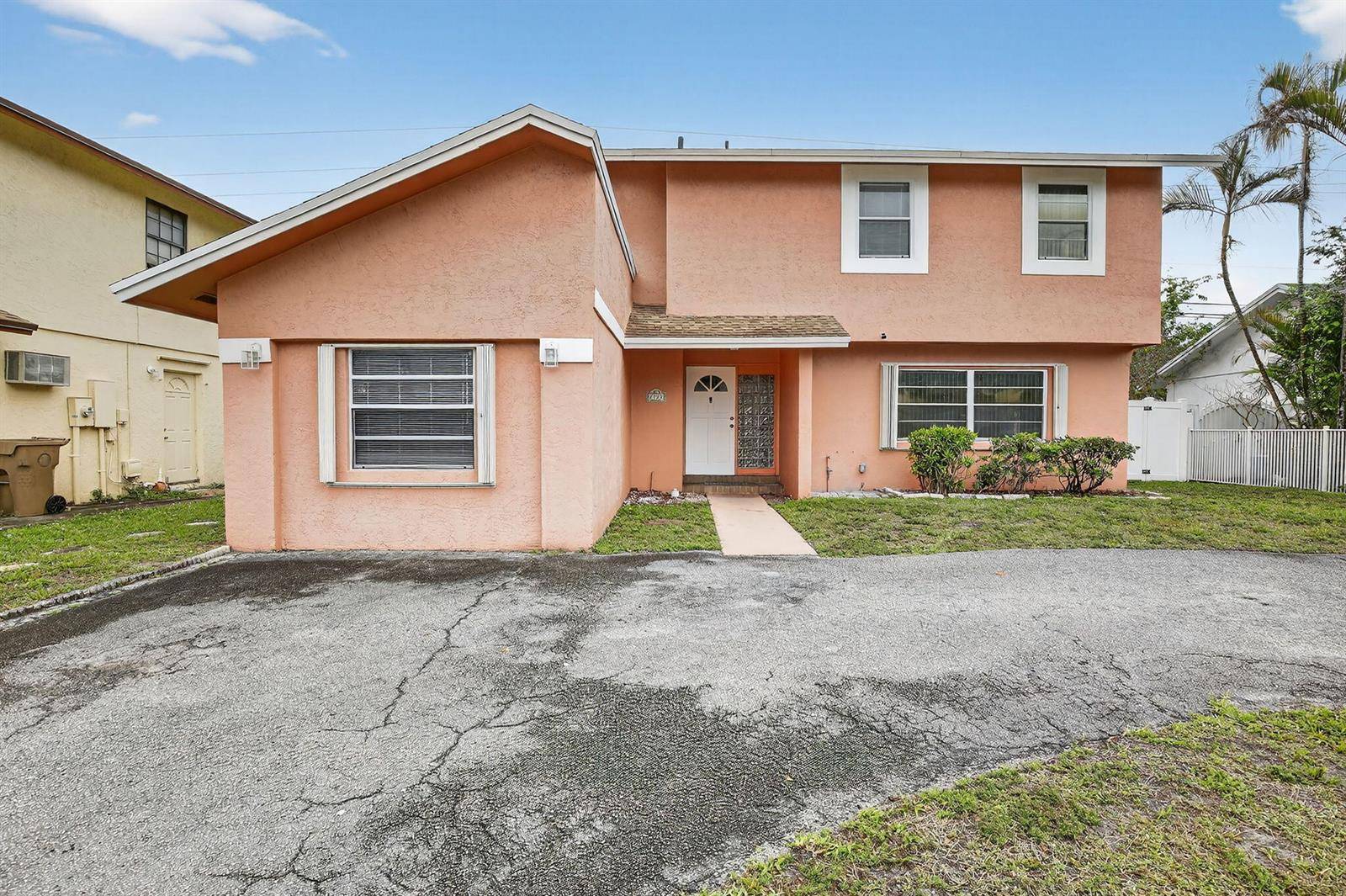 7721 NW 42ndHollywood - picture