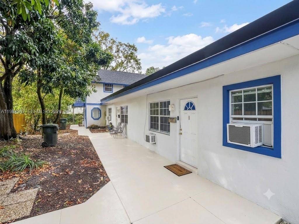898 NE 39th StOakland Park - picture