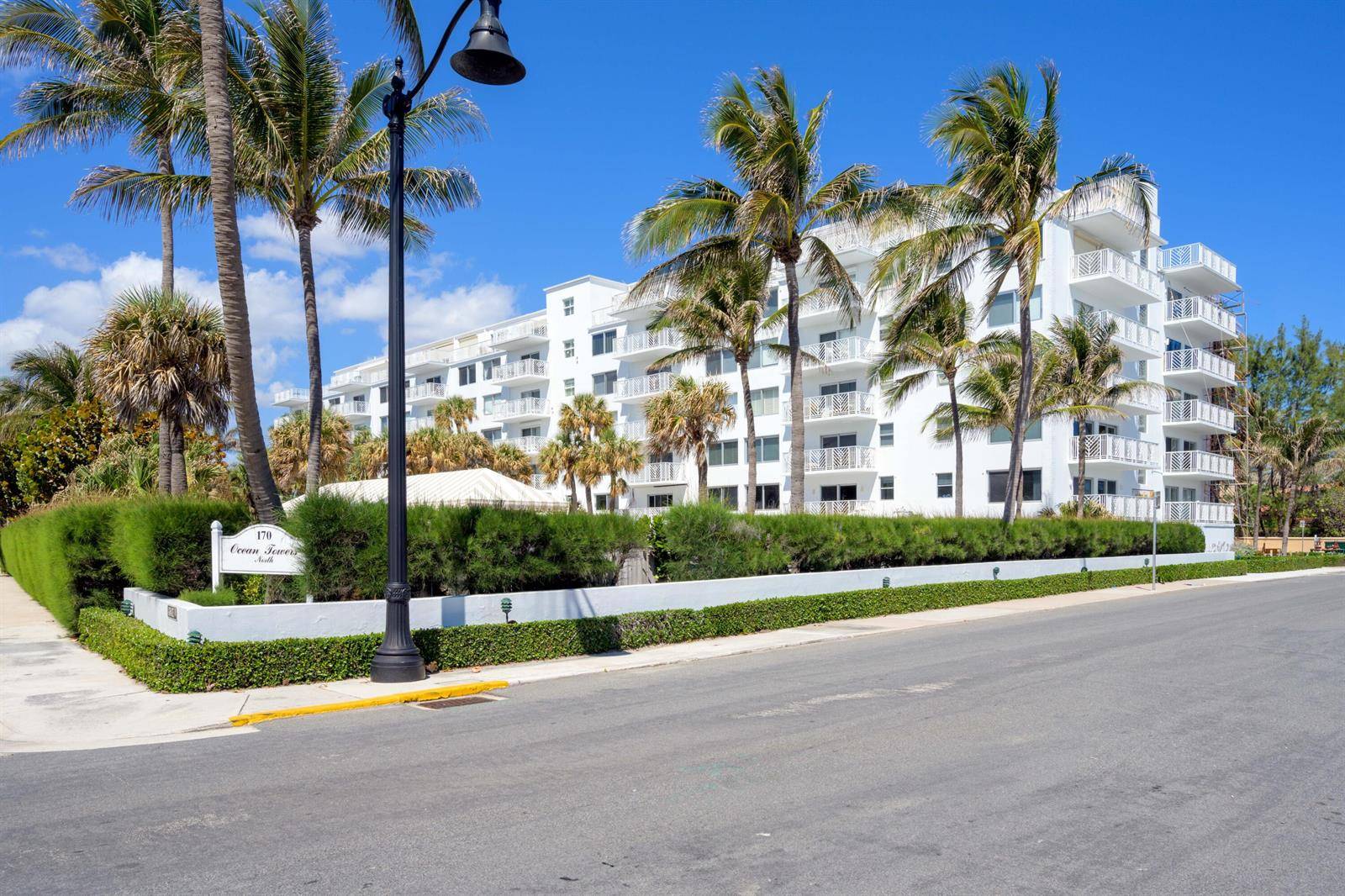 170 N OceanPalm Beach - OCEAN TOWERS NORTH CONDO,Ocean Towers Condomi condo unit 303 - picture