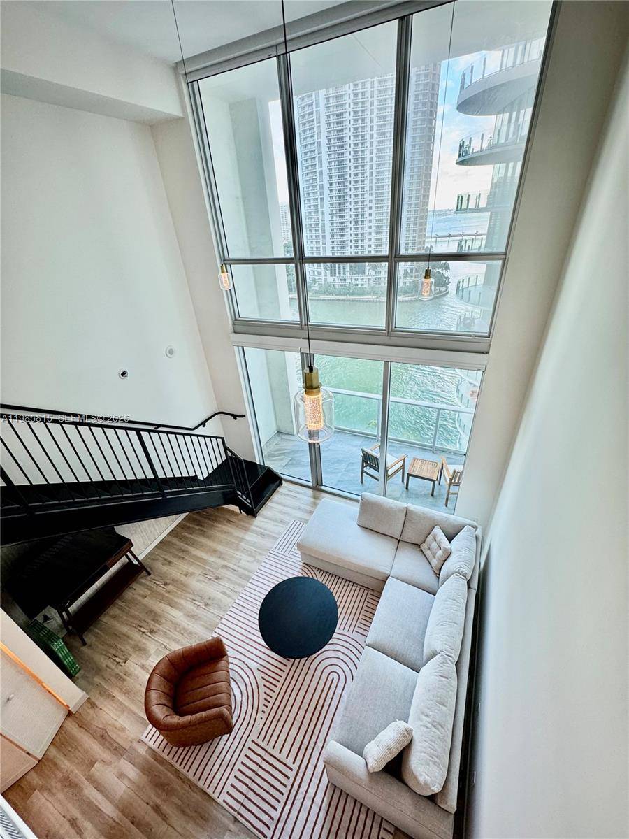 300 S Biscayne BlvdMiami - MET 1 CONDO condo unit L-1210 - picture