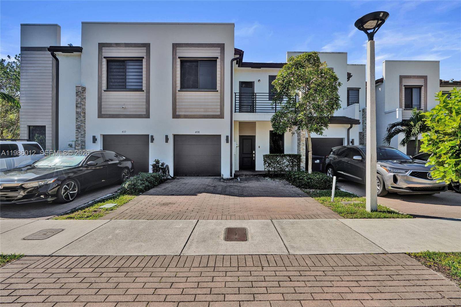 408 NE 212th TerMiami - picture