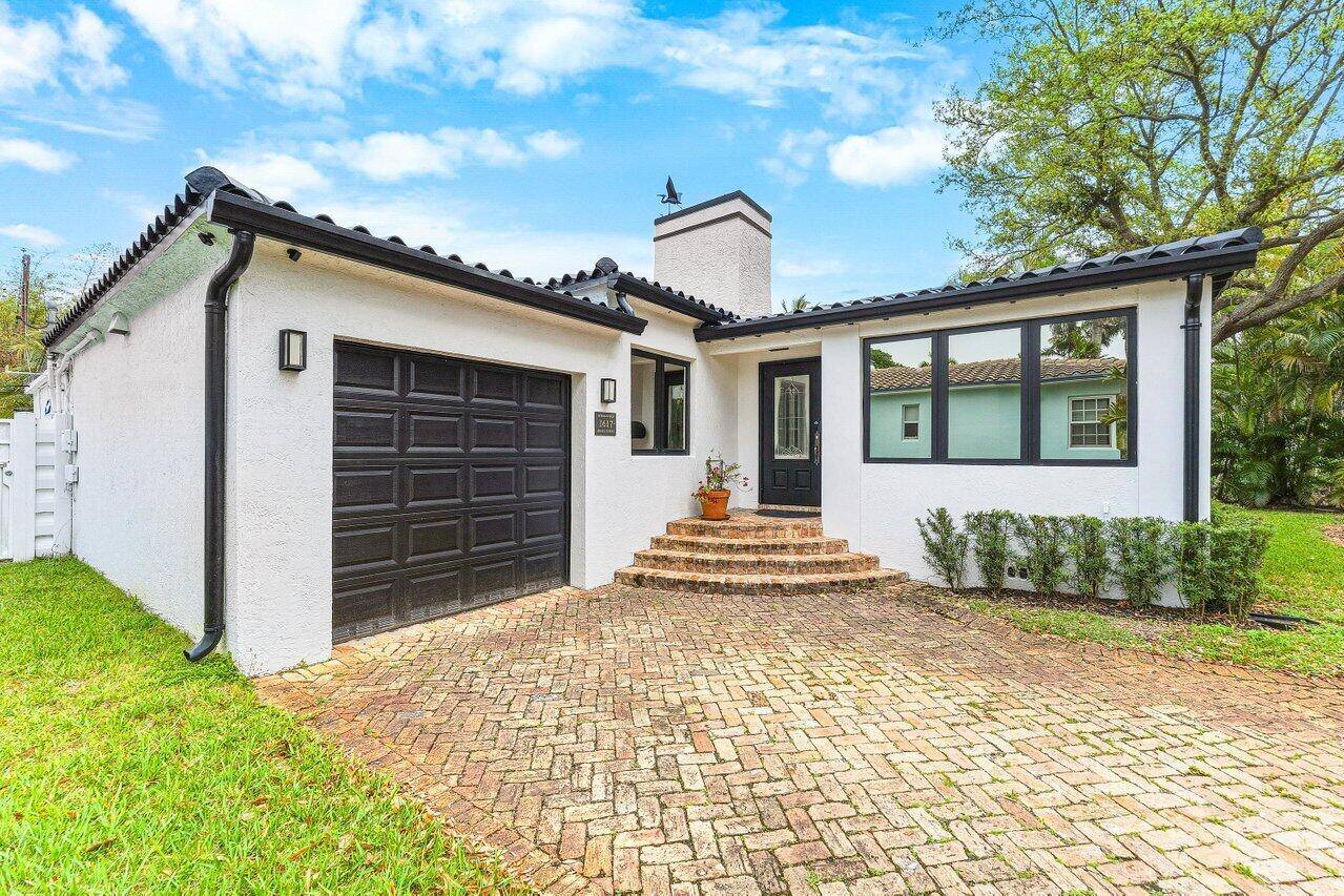 1617 AdamsHollywood - picture