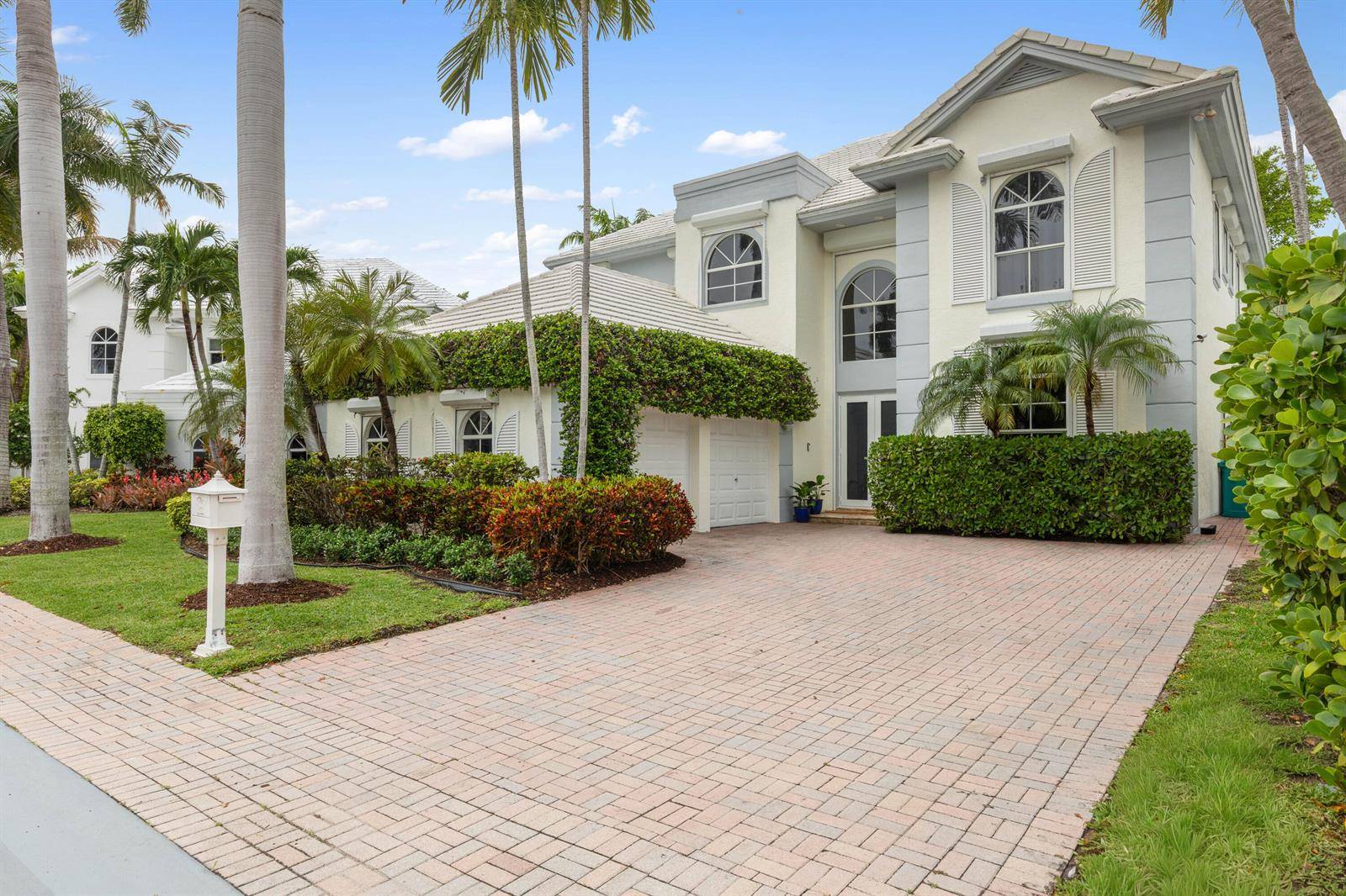 24 Grand Bay EstatesKey Biscayne - picture