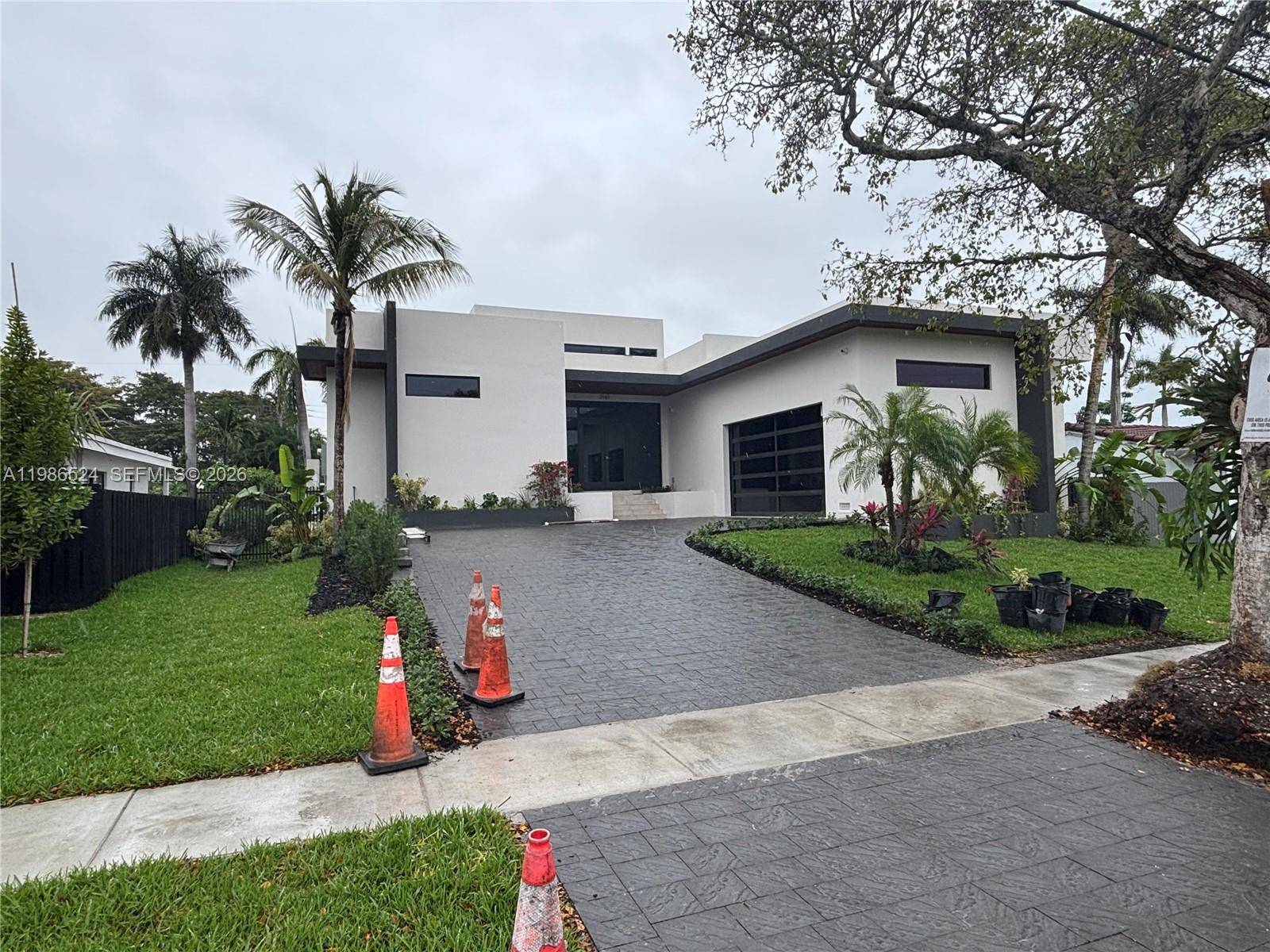 2161 NE 124th StNorth Miami - picture