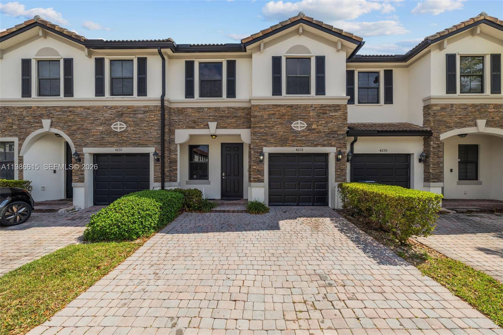 4233 SW 164th CtMiami - picture
