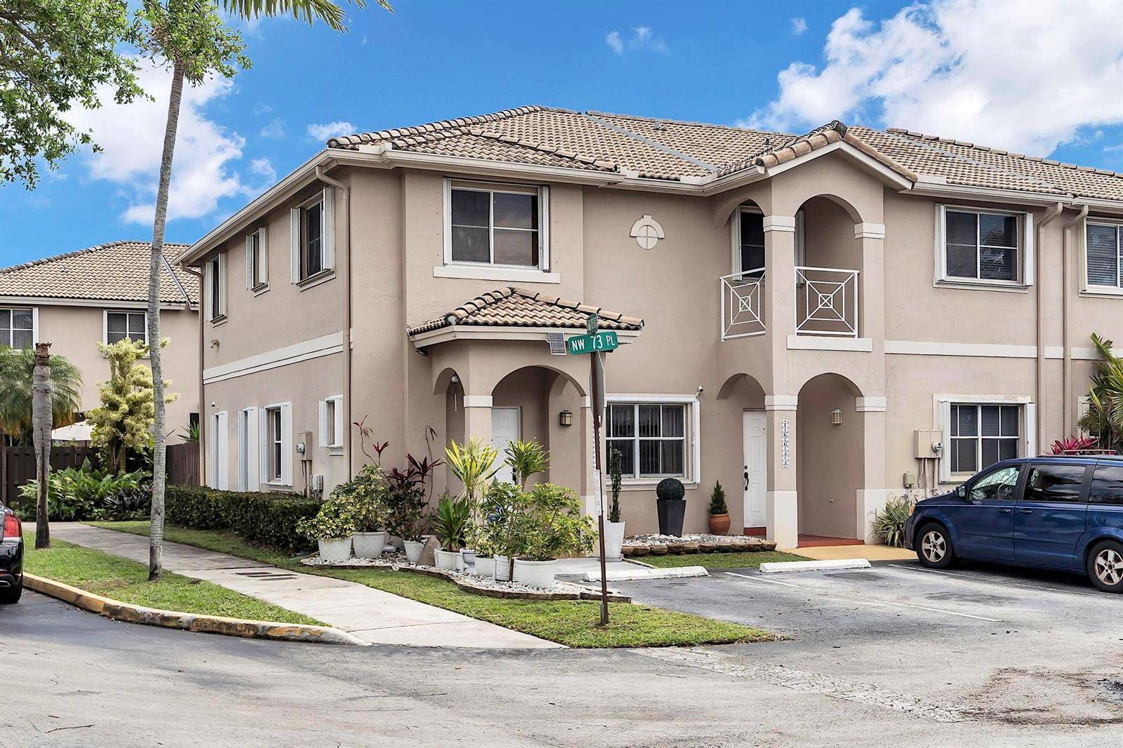 16637 NW 73rdMiami Lakes - picture