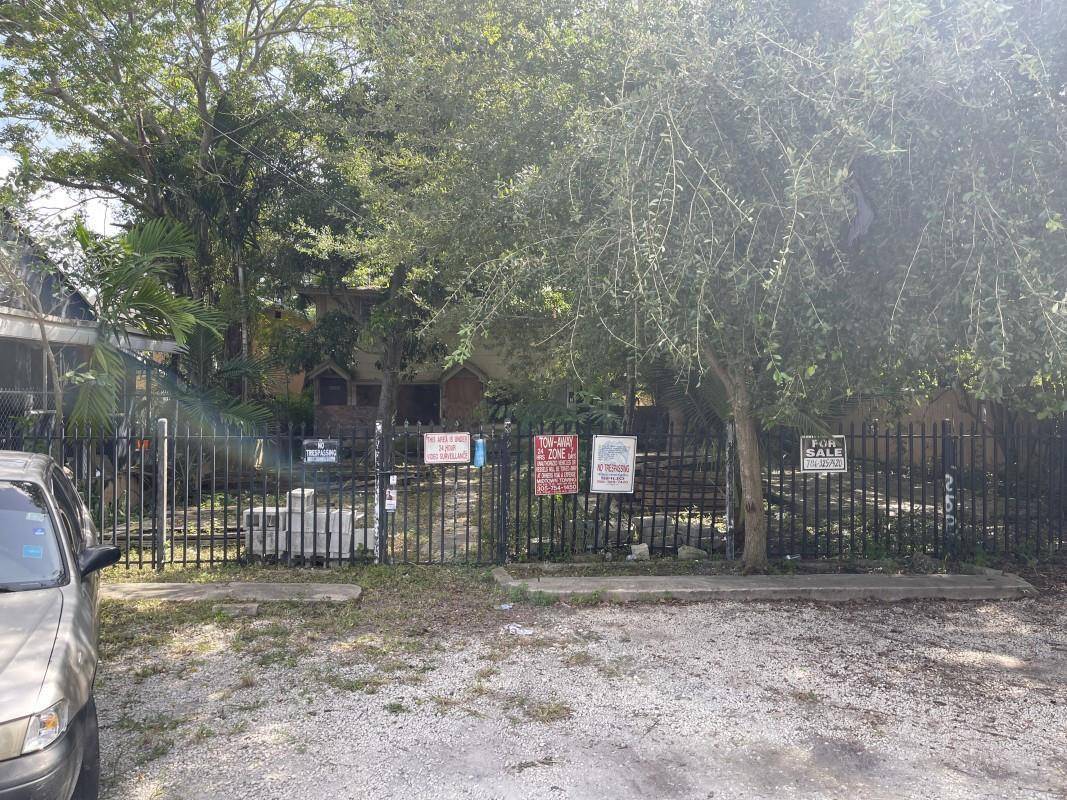 252 NE 57thMiami - picture
