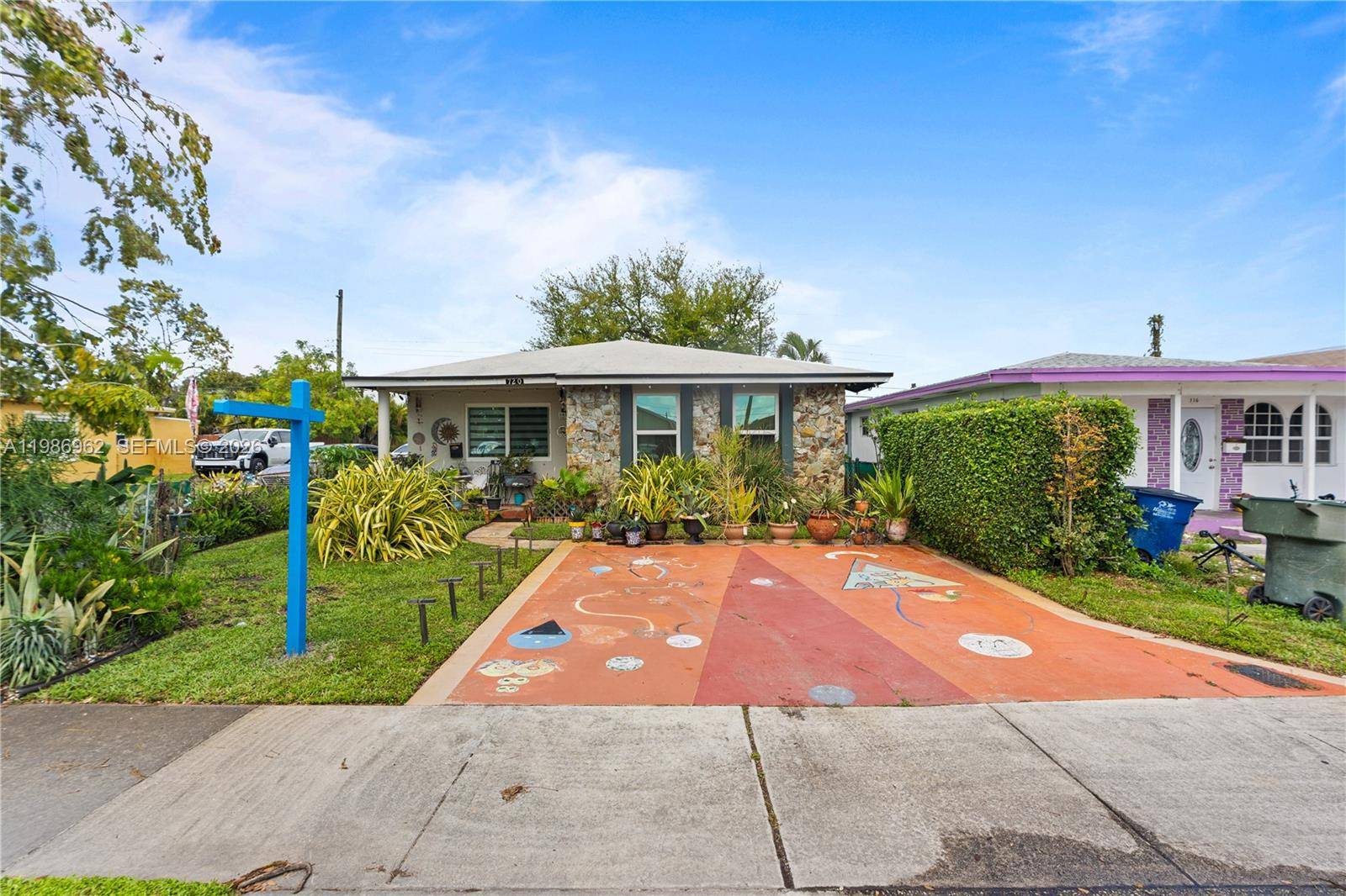720 NW 4th StHallandale Beach - picture