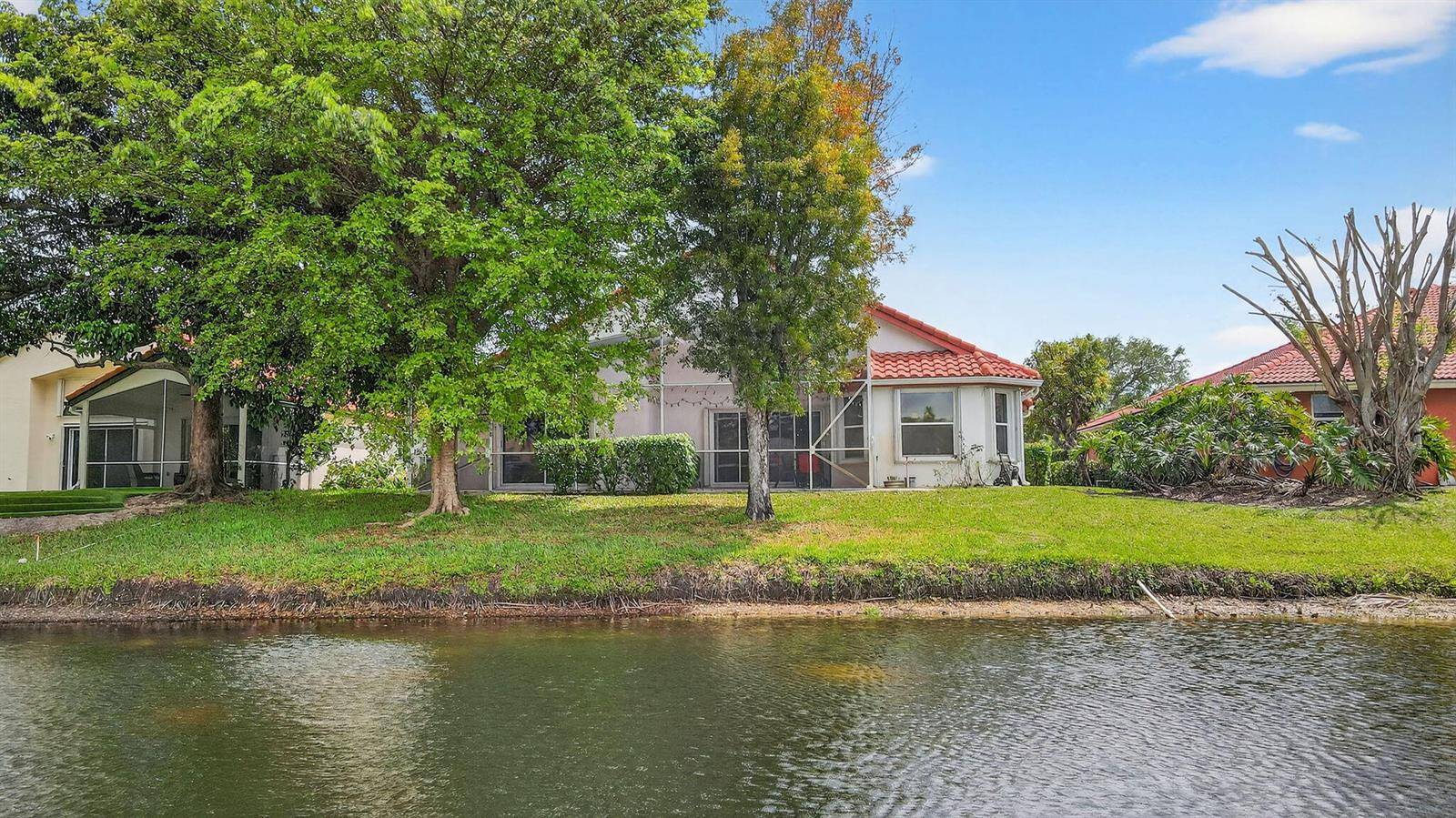 2453 StonegateWellington - picture